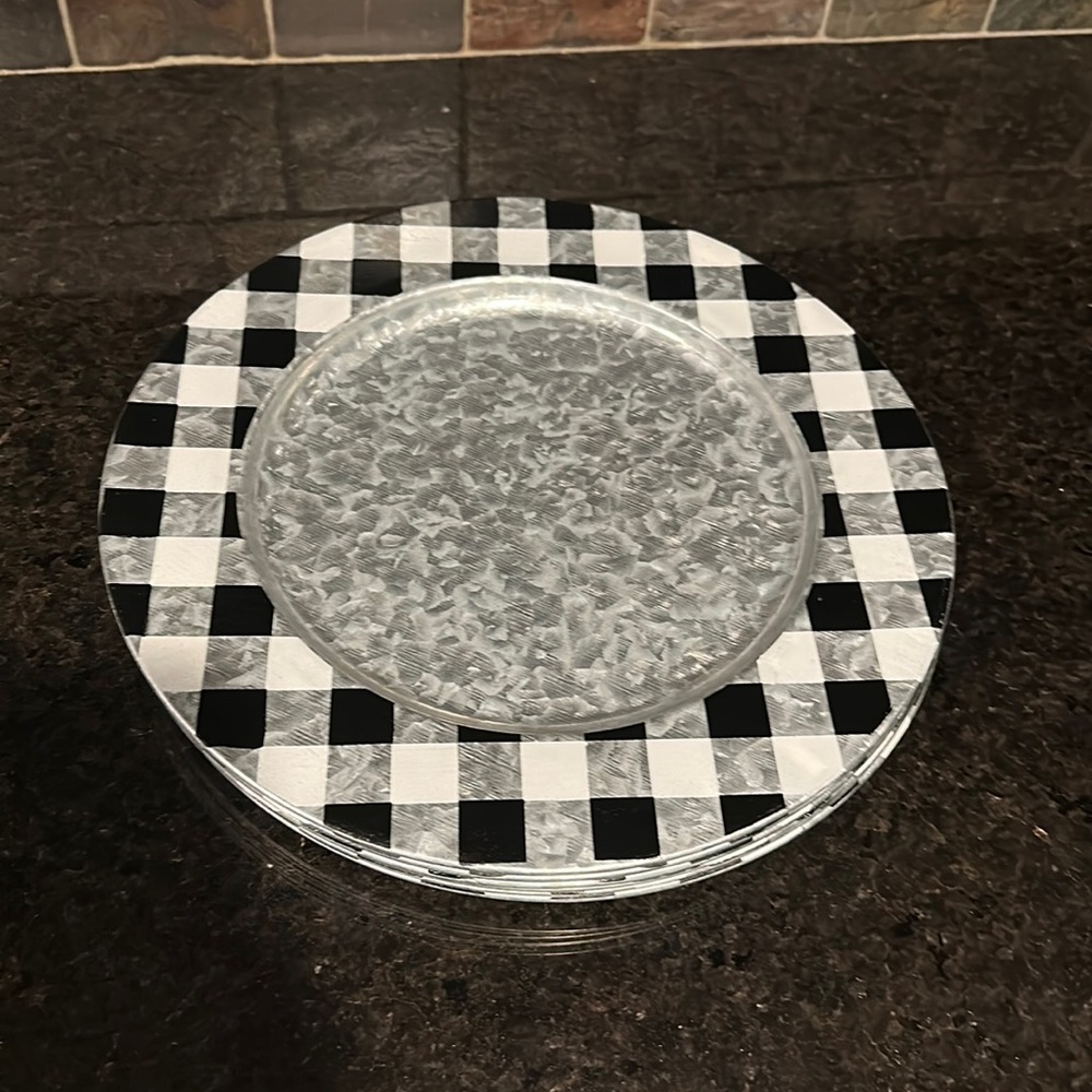 8 black Buffalo plaid plates